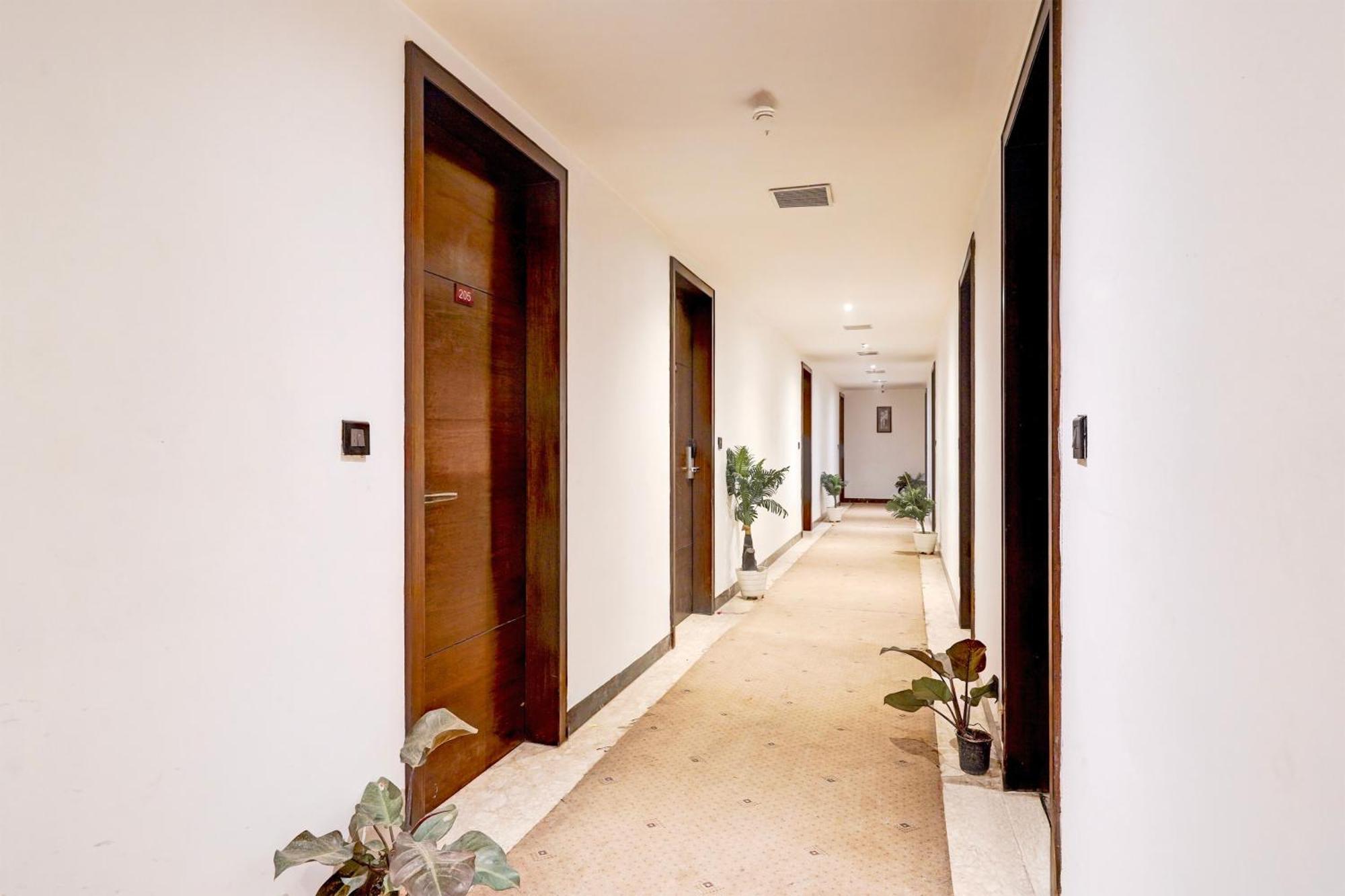 Townhouse Oak Agra Near Sultanganj Puliya Formerly Bb Grand Kültér fotó