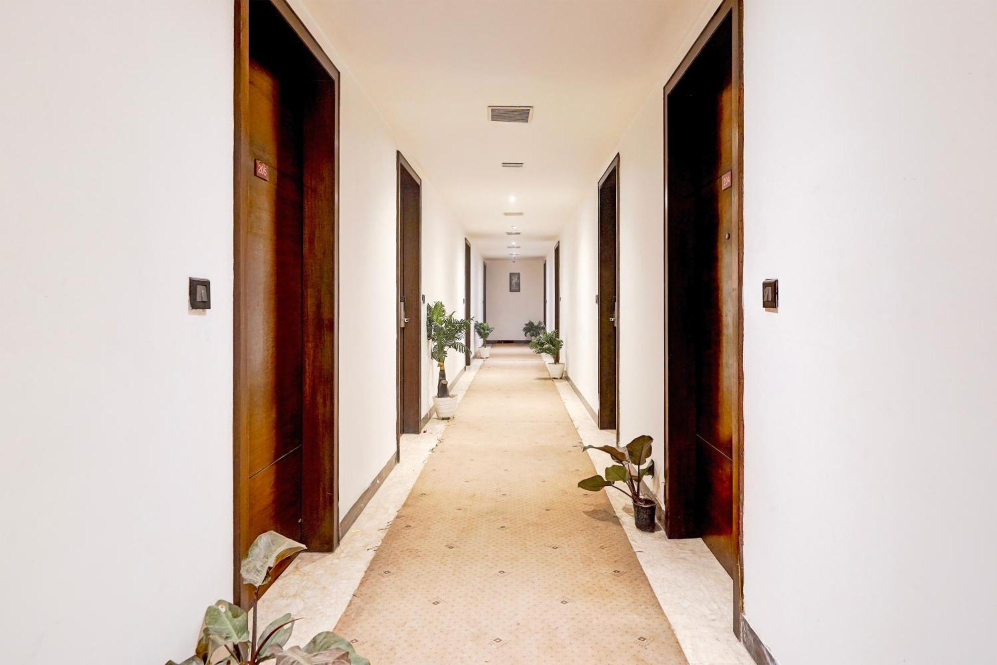 Townhouse Oak Agra Near Sultanganj Puliya Formerly Bb Grand Kültér fotó