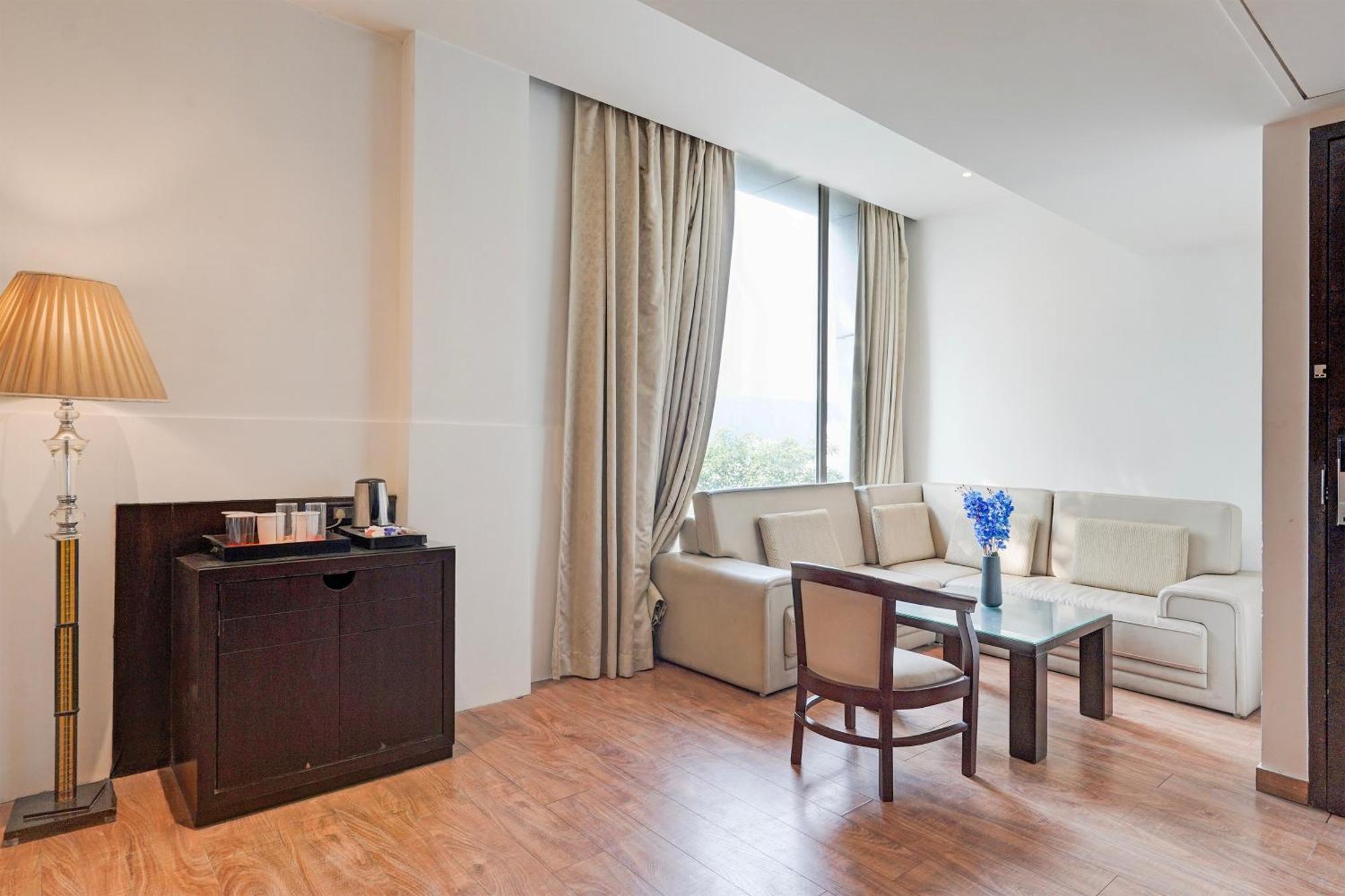 Townhouse Oak Agra Near Sultanganj Puliya Formerly Bb Grand Kültér fotó